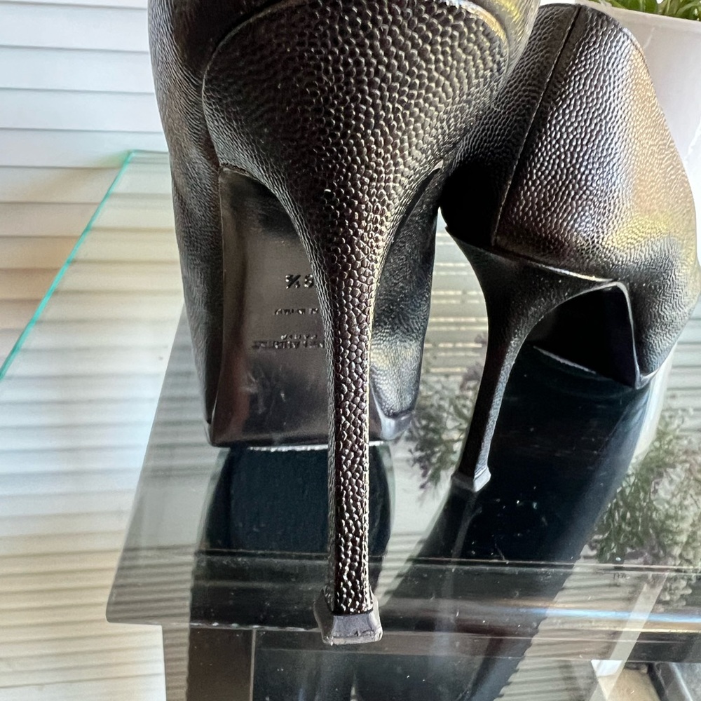YSL BLACK PUMPS SIZE “8.5”, A staple to any closet - Picture 3 of 8